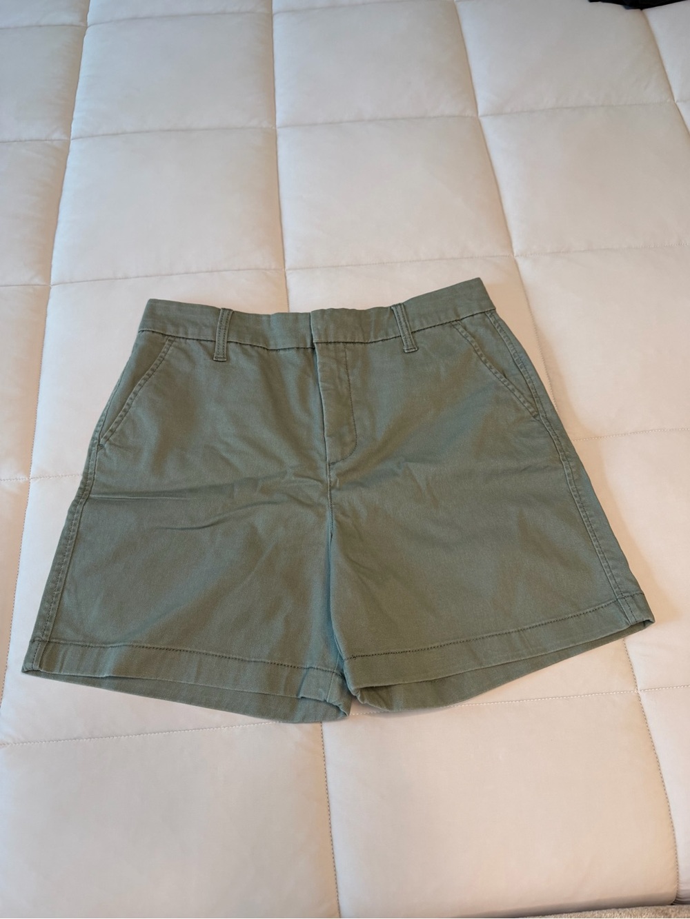 Gloria Vanderbilt Mid-Rise Stretch Twill Chino 5" Inseam Green Short Size 14